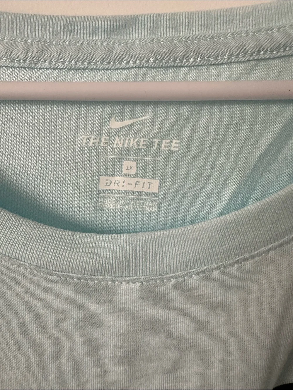 4 Nike woman’s Dri-FIT Short Sleeve Tee - Picture 14 of 16